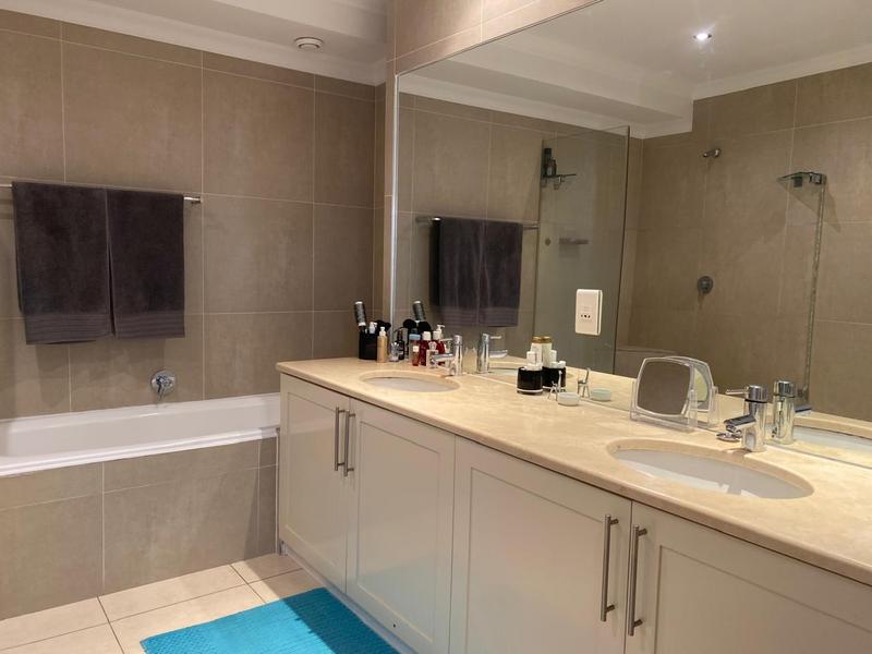 To Let 2 Bedroom Property for Rent in Bloubergstrand Western Cape